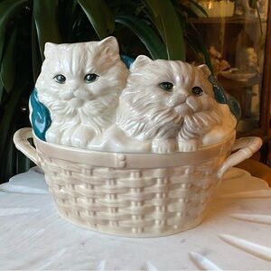 Vintage Persian Cats in Basket Cookie Jar - 1970’s Ceramic Canister BC, Canada